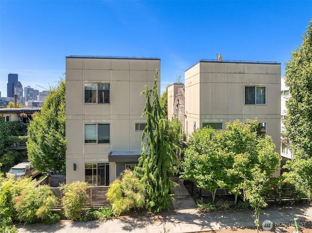 933 16th Avene, Seattle, WA 98122 - view of building exterior featuring a city view