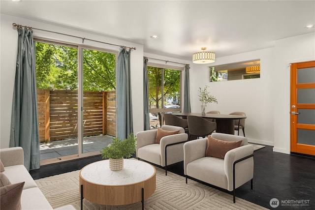933 16th Avene, Seattle, WA 98122 - living room with recessed lighting and baseboards