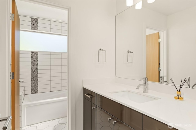 933 16th Avene, Seattle, WA 98122 - full bath with vanity and bathing tub / shower combination