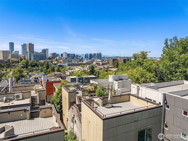 933 16th Avene, Seattle, WA 98122 - skyline view