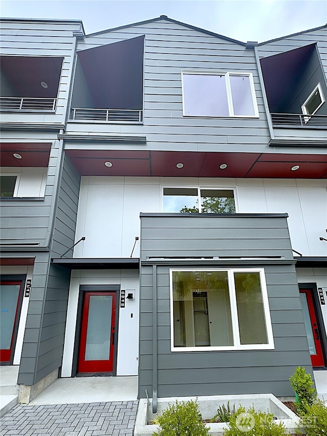 6945 42nd Ave S, Seattle, WA 98118 - photo 1