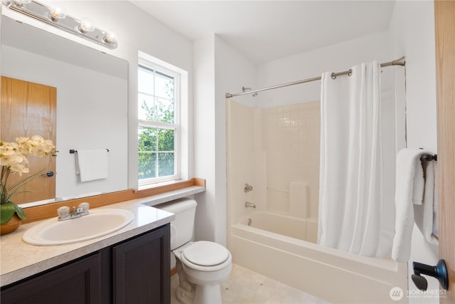 2819 Z St SE, Auburn, WA 98002 - full bathroom with vanity and shower / tub combo with curtain