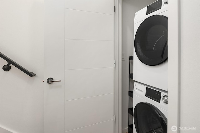 2610 E Yesler Way Unit A, Seattle, WA 98122 - laundry area featuring stacked washing machine and dryer