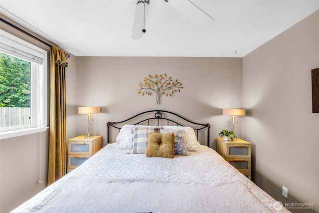 1702 7th Ave SW, Puyallup, WA 98371 - bedroom with ceiling fan