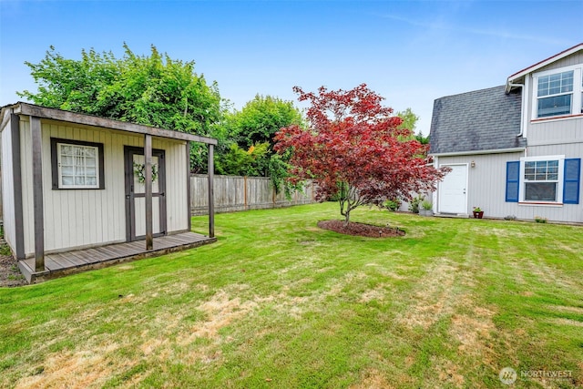 1702 7th Ave SW, Puyallup, WA 98371 - view of yard featuring an outdoor structure
