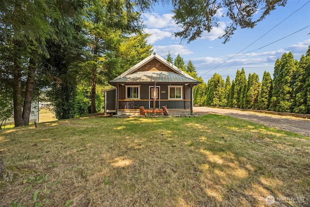 610 Westlake Ave, Morton, WA 98356 - view of front facade featuring a porch and a front lawn