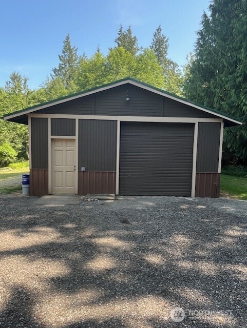 20011 Tveit Rd, Arlington, WA 98223 - detached garage with driveway