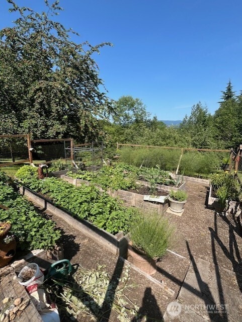 20011 Tveit Rd, Arlington, WA 98223 - view of yard featuring a garden