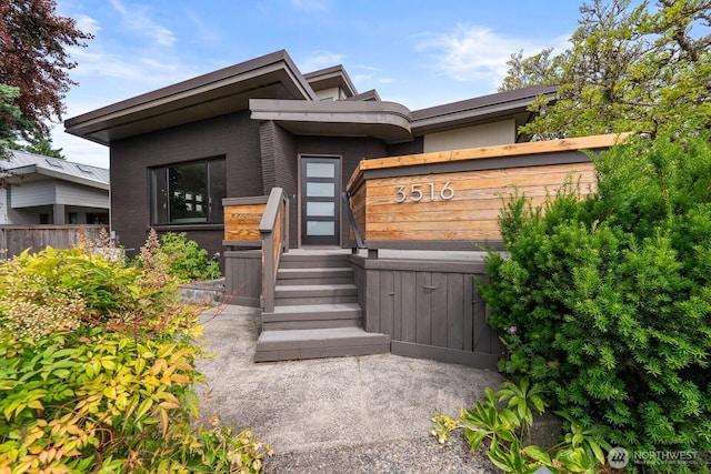 3516 NE 43rd St, Seattle, WA 98105 - property entrance