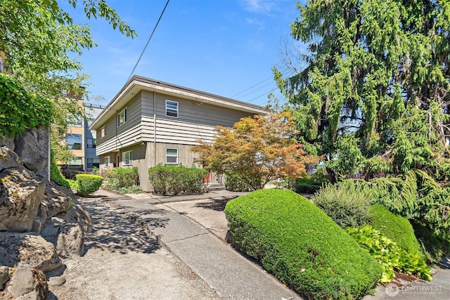 3469 6th Ave W, Seattle, WA 98119 - view of side of home