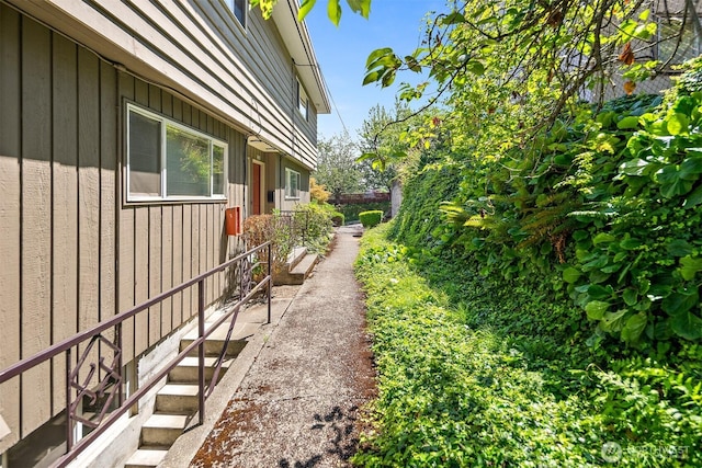 3469 6th Ave W, Seattle, WA 98119 - view of yard