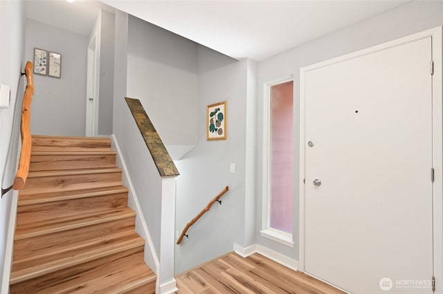 10816 NE 154th Pl, Bothell, WA 98011 - foyer featuring light wood-style floors and baseboards