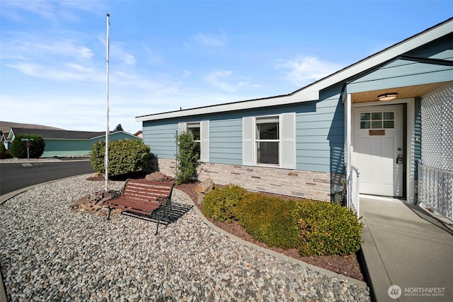 1809 Heritage Hvn, Wenatchee, WA 98801 - view of property exterior with stone siding