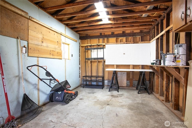2427 Lincoln St, Bellingham, WA 98225 - view of garage