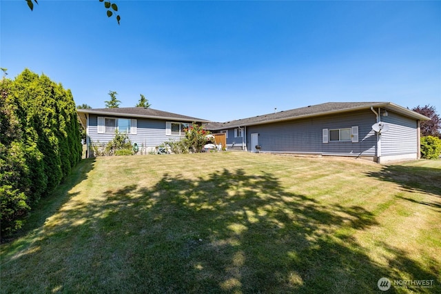 1710 E Highland Ave, Mount Vernon, WA 98273 - view of green lawn