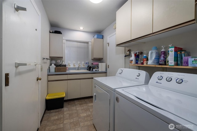 1710 E Highland Ave, Mount Vernon, WA 98273 - laundry room featuring washing machine and dryer