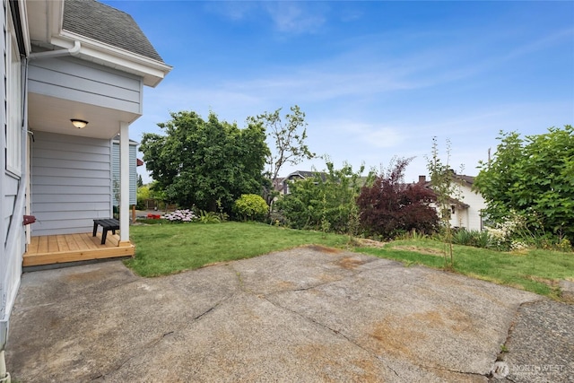 3211 16th Ave S, Seattle, WA 98144 - view of grassy yard with a patio area