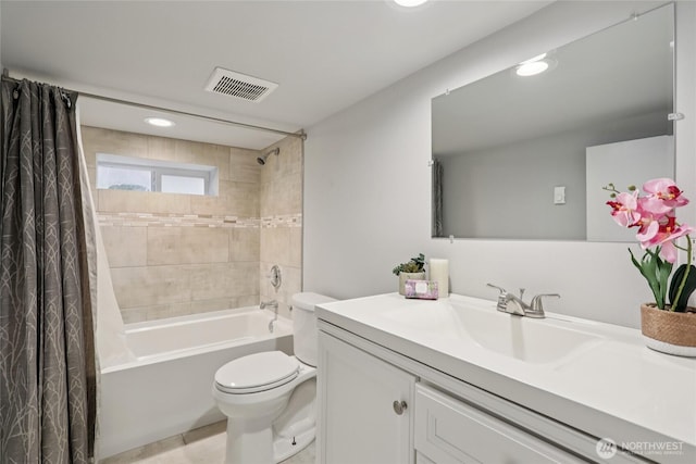 111 27th Ave S, Seattle, WA 98144 - full bath with vanity, shower / tub combo, and recessed lighting
