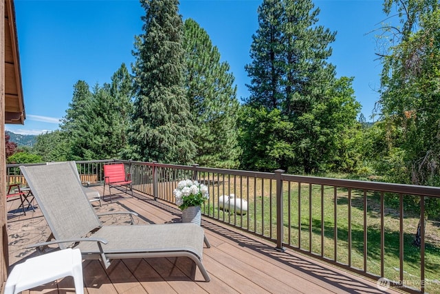 106 River St, Leavenworth, WA 98826 - deck with a yard