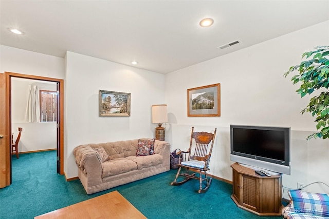 106 River St, Leavenworth, WA 98826 - living area featuring recessed lighting and carpet