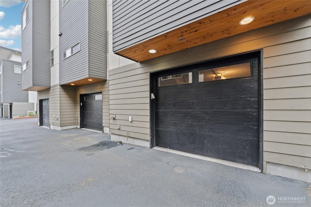 4214 S Trenton St, Seattle, WA 98118 - view of garage