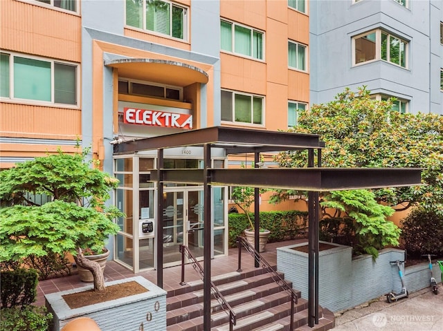 1400 Hubbell Pl Unit 909, Seattle, WA 98101 - entrance to property with french doors