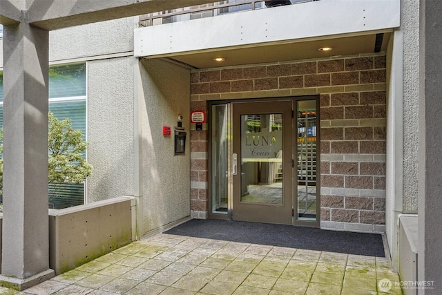 3221 SW Avalon Way Unit 113, Seattle, WA 98126 - entrance to property with stucco siding