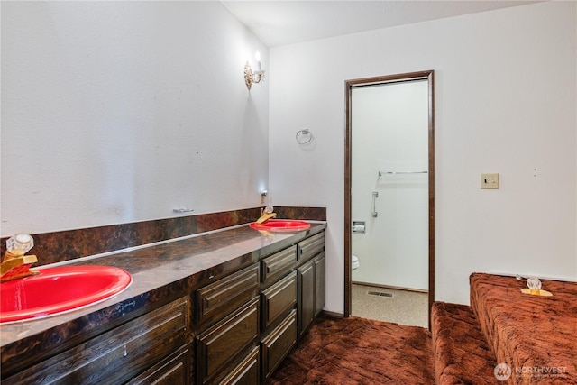 17 Jeffery Pl, Longview, WA 98632 - bathroom with toilet and double vanity
