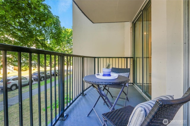 4540 8th Ave NE Unit 202, Seattle, WA 98105 - view of balcony