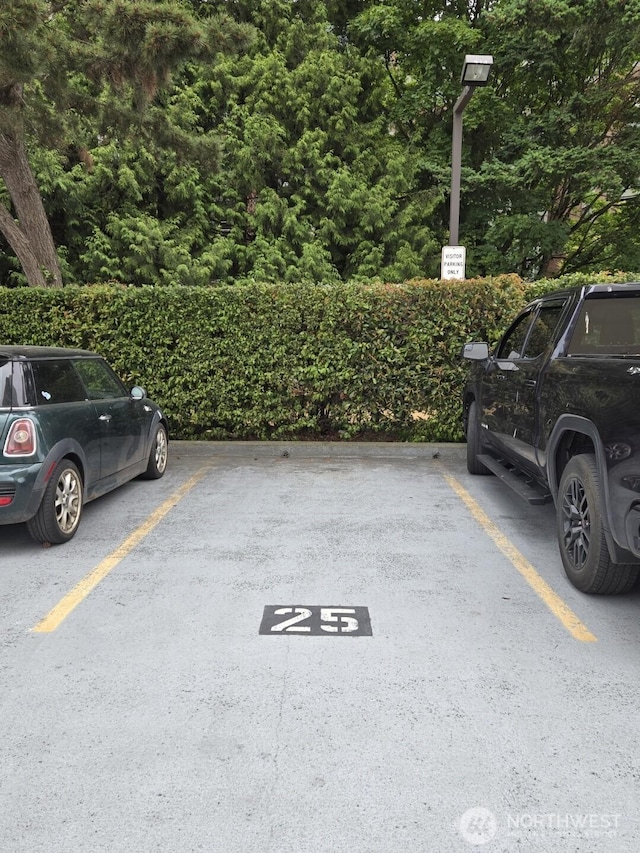 4540 8th Ave NE Unit 202, Seattle, WA 98105 - view of uncovered parking lot