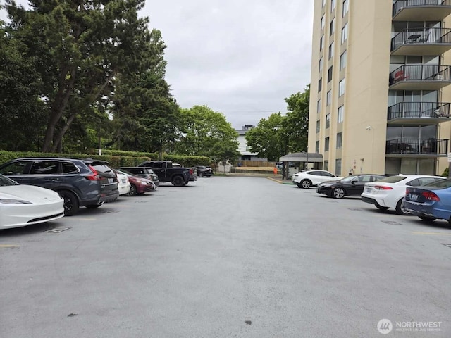 4540 8th Ave NE Unit 202, Seattle, WA 98105 - view of uncovered parking lot