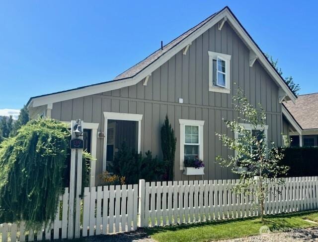 139 Malarkey Ln, Oroville, WA 98844 - photo 1