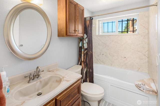 3235 33rd Ave S, Seattle, WA 98144 - full bath featuring shower / tub combo with curtain and vanity