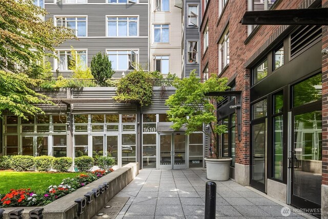 1610 Belmont Ave Unit 314, Seattle, WA 98122 - view of patio / terrace