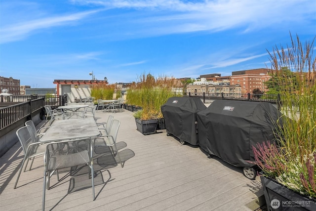 1610 Belmont Ave Unit 314, Seattle, WA 98122 - deck with outdoor dining area and grilling area
