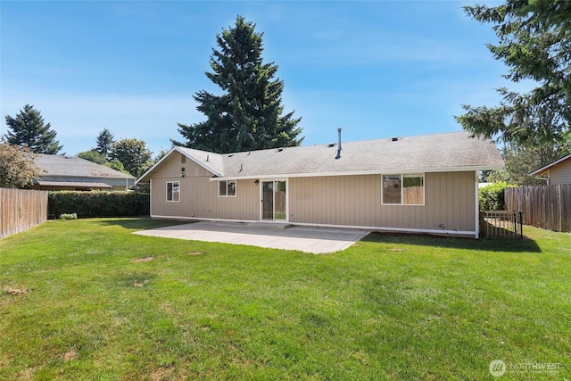 11950 SE 253rd St, Kent, WA 98030 - rear view of house with a patio area