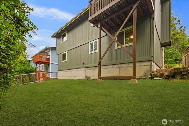 4133 23rd Ave SW, Seattle, WA 98106 - rear view of house with a lawn