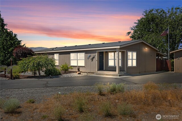 312 W Buttercup Ln, Mattawa, WA 99349 - photo 2