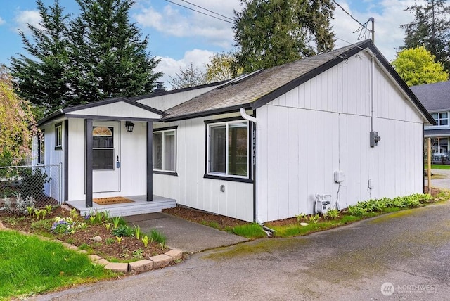 1501 58th Ave NE, Tacoma, WA 98422 - view of front facade featuring roof with shingles
