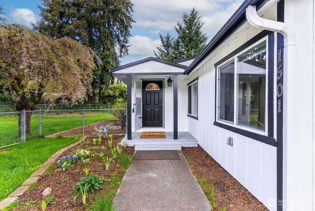 1501 58th Ave NE, Tacoma, WA 98422 - property entrance