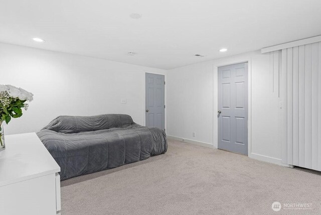 1501 58th Ave NE, Tacoma, WA 98422 - bedroom featuring light carpet and recessed lighting