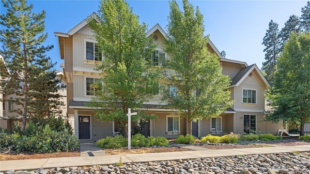 208 Sagebrook Ln, Cle Elum, WA 98922 - view of front of property with board and batten siding