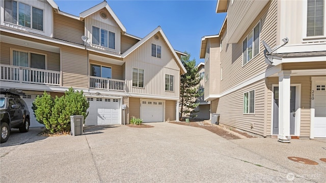 208 Sagebrook Ln, Cle Elum, WA 98922 - view of property featuring driveway and an attached garage