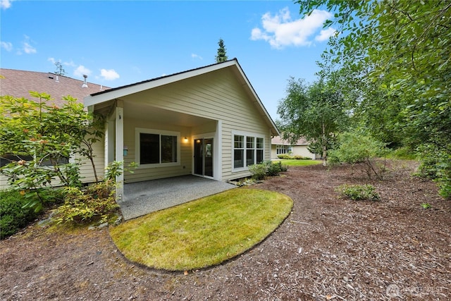 2218 Cascade Ct, Anacortes, WA 98221 - rear view of property with a patio