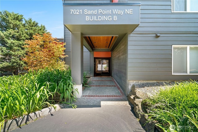 7021 Sand Point Way NE Unit B201, Seattle, WA 98115 - property entrance