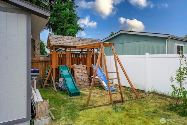 4248 A St SE Unit 423, Auburn, WA 98002 - view of playground featuring a fenced backyard