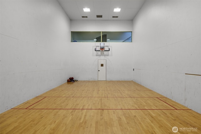 12618 109th Ct NE Unit H102, Kirkland, WA 98034 - view of sport court