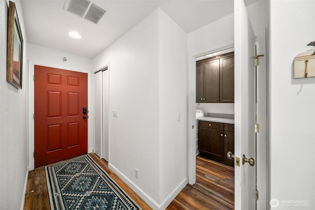 18725 River Rd, Leavenworth, WA 98826 - entrance foyer featuring dark wood-style flooring