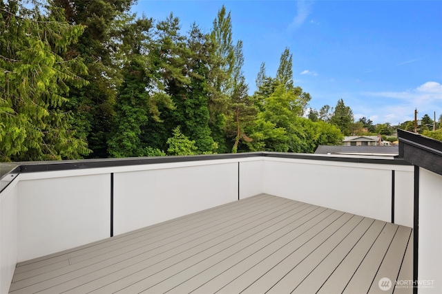 9692 51st Ave S, Seattle, WA 98118 - view of wooden terrace
