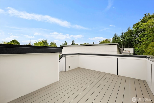 9692 51st Ave S, Seattle, WA 98118 - view of wooden terrace